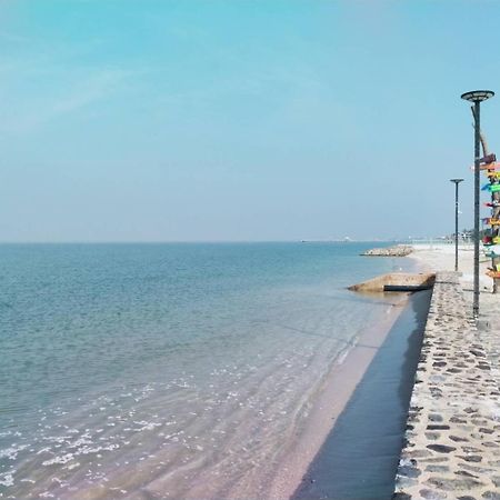 Beach Walk Boutique Resort Бангсен Екстер'єр фото