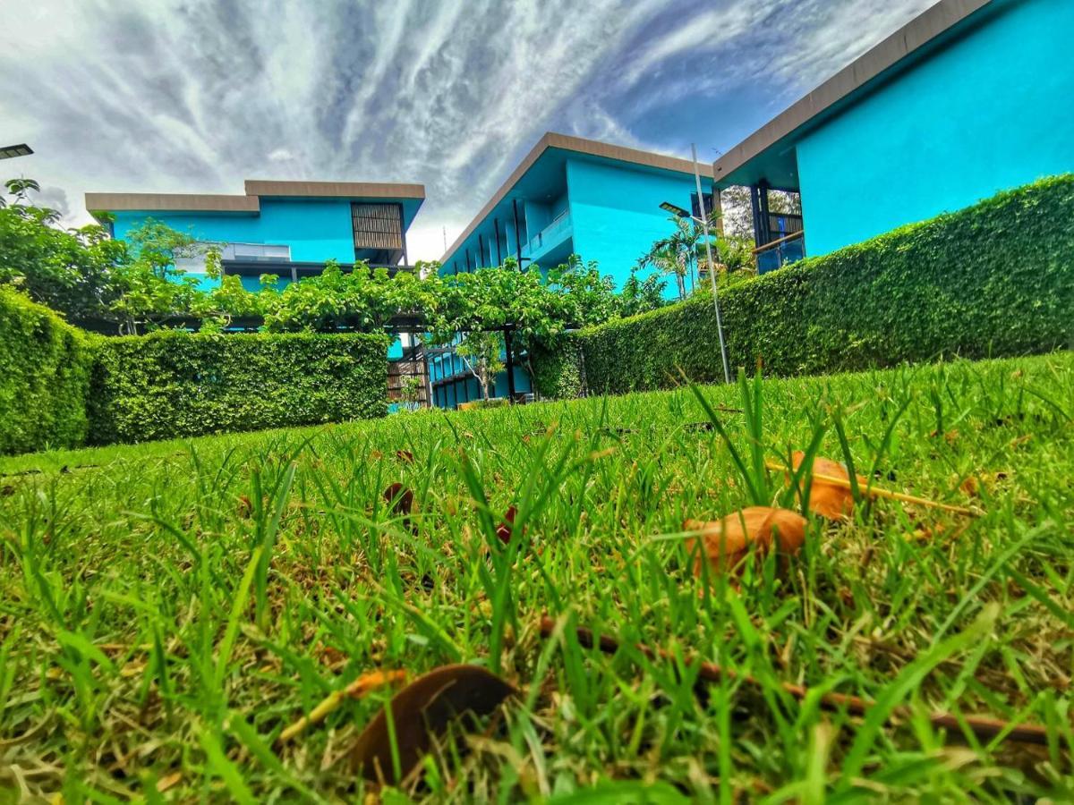 Beach Walk Boutique Resort Бангсен Екстер'єр фото