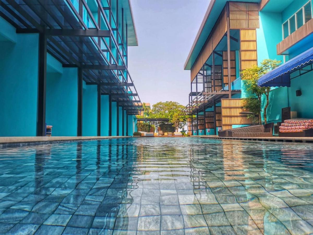 Beach Walk Boutique Resort Бангсен Екстер'єр фото