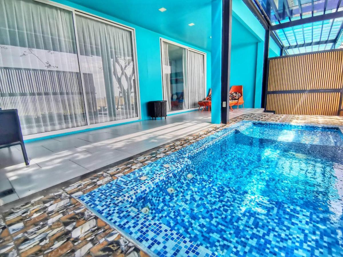 Beach Walk Boutique Resort Бангсен Екстер'єр фото