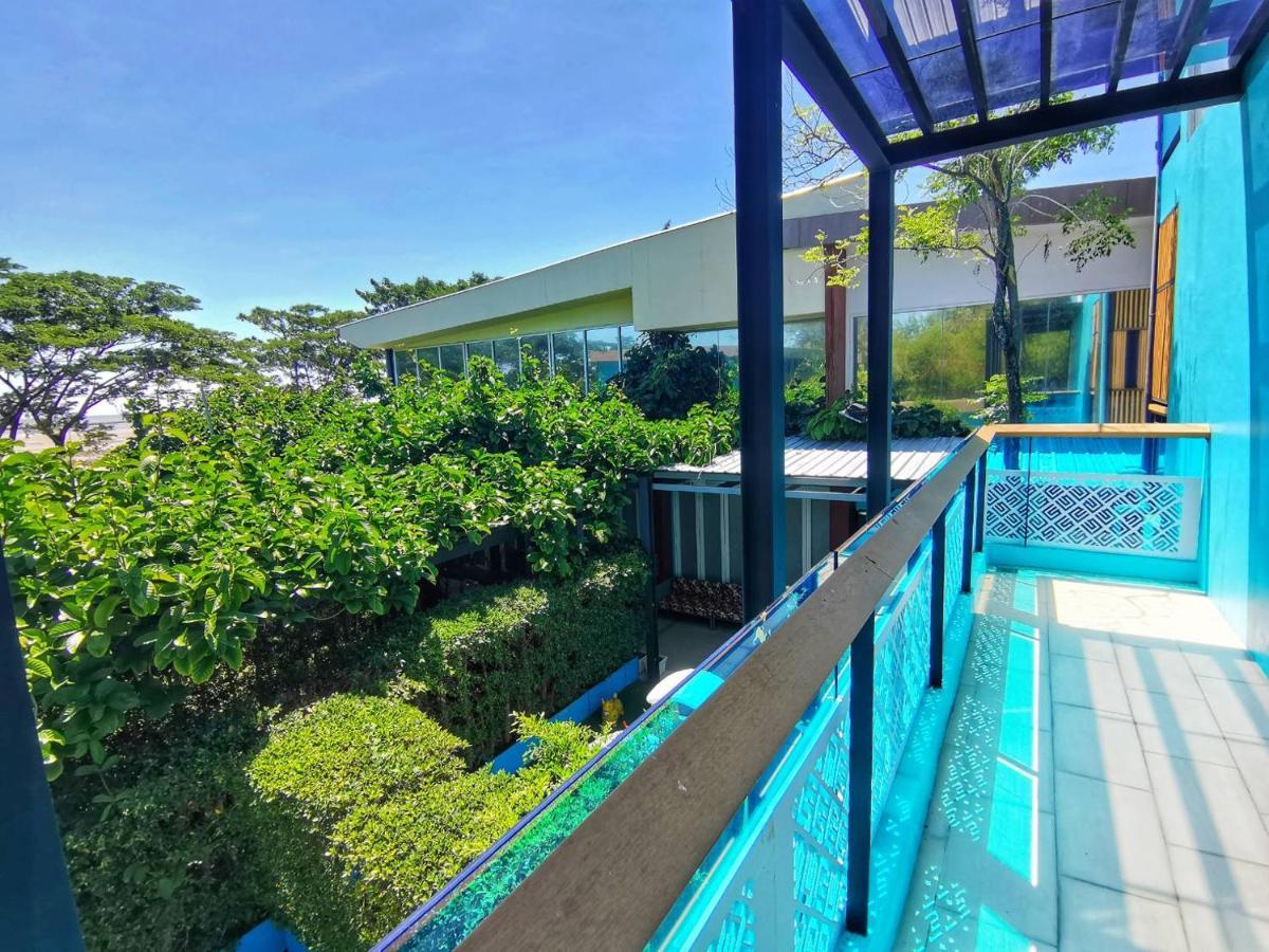 Beach Walk Boutique Resort Бангсен Екстер'єр фото