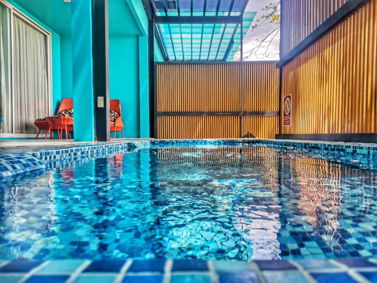 Beach Walk Boutique Resort Бангсен Екстер'єр фото