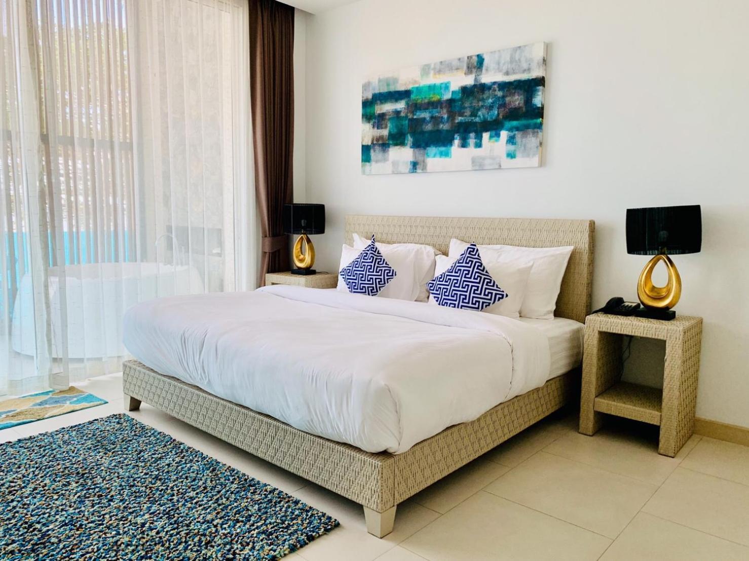 Beach Walk Boutique Resort Бангсен Номер фото