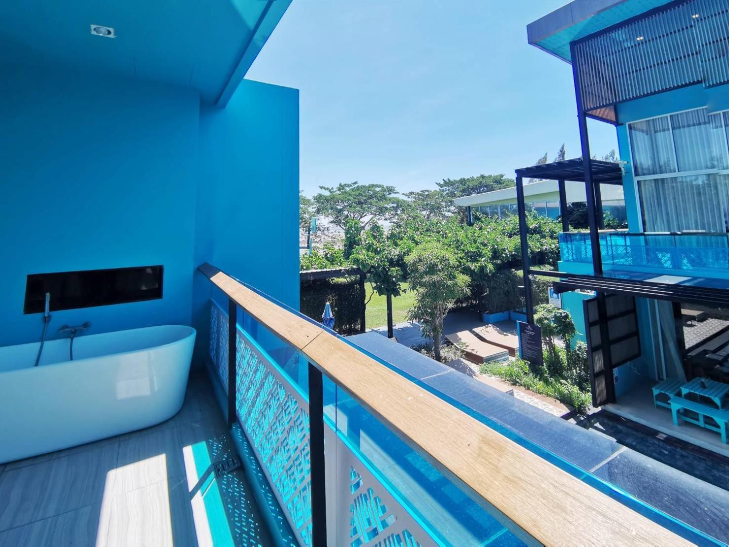 Beach Walk Boutique Resort Бангсен Номер фото