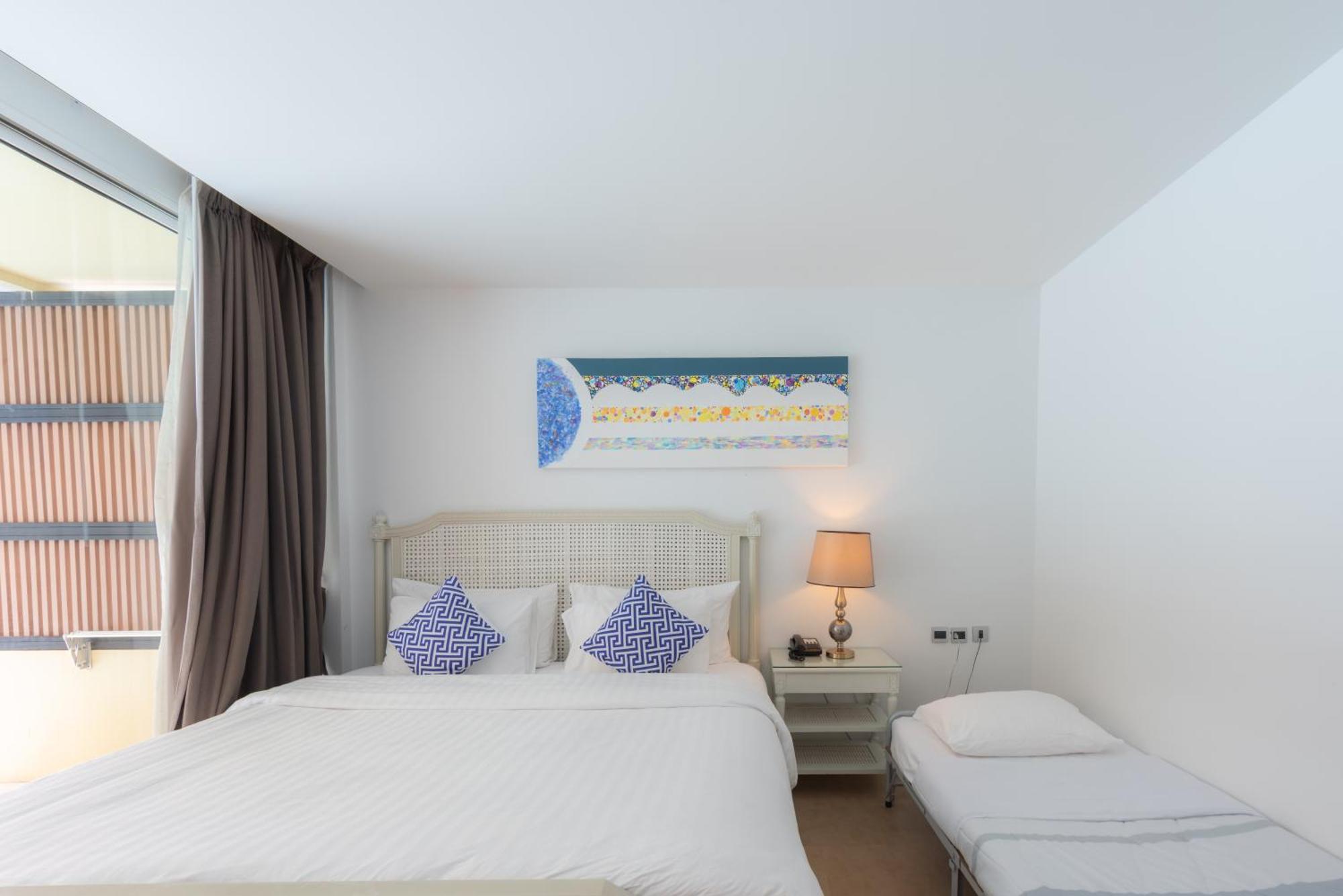 Beach Walk Boutique Resort Бангсен Номер фото